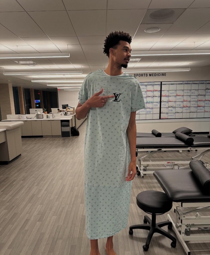 Leyu Sports-文班亚马休赛期动态更新 连住院服都穿LV奢侈单品