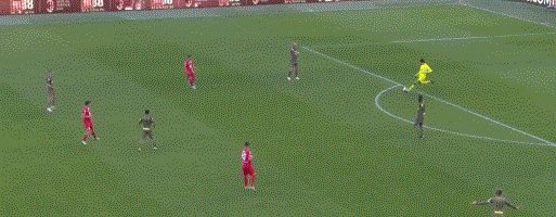 APP 下载-【意甲】迪亚斯先下2城伤退 奥里吉传射 AC米兰4比1